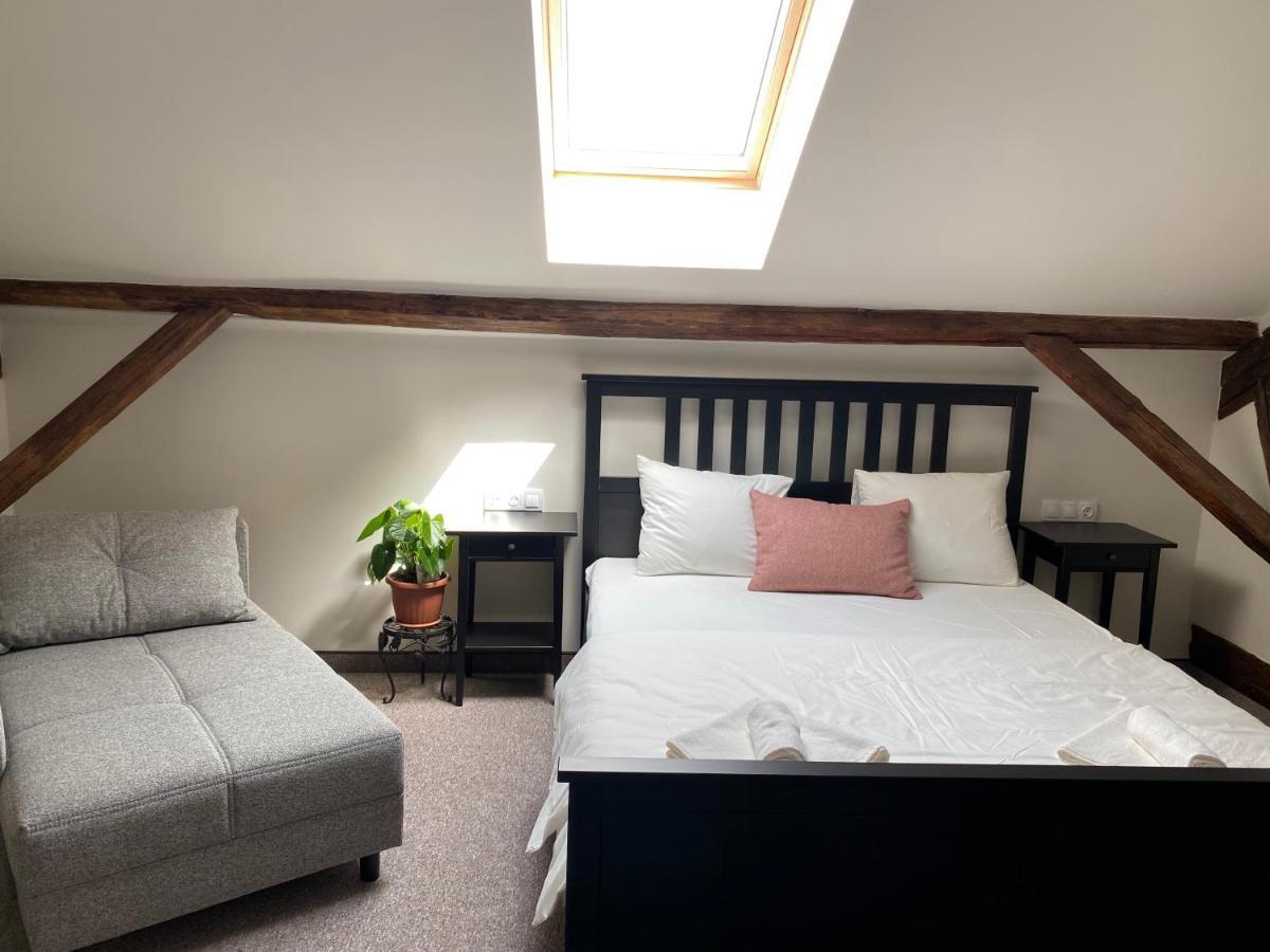 Boutique Rooms With Parking Oradea Zewnętrze zdjęcie