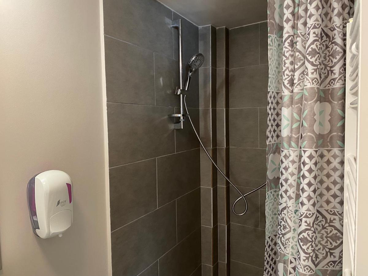 Boutique Rooms With Parking Oradea Zewnętrze zdjęcie
