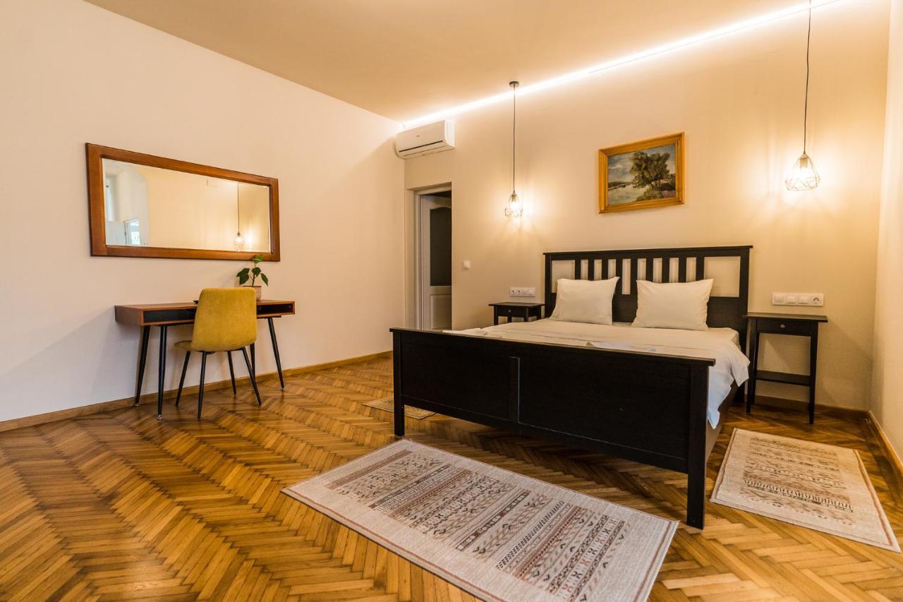 Boutique Rooms With Parking Oradea Zewnętrze zdjęcie