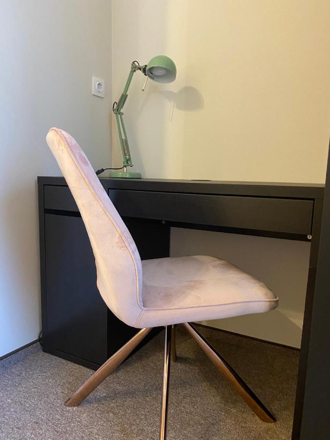 Boutique Rooms With Parking Oradea Zewnętrze zdjęcie
